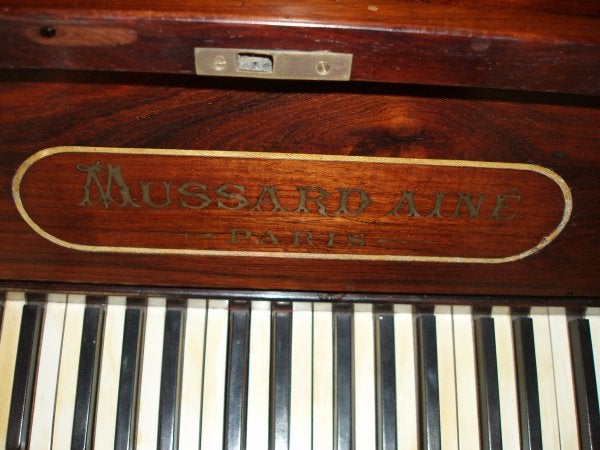 where was the lester piano company located